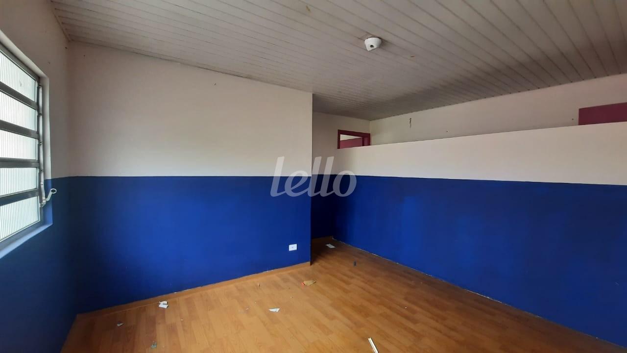 SALA 9 de Casa à venda, térrea com 350 m², e 2 vagas em Chora Menino - São Paulo