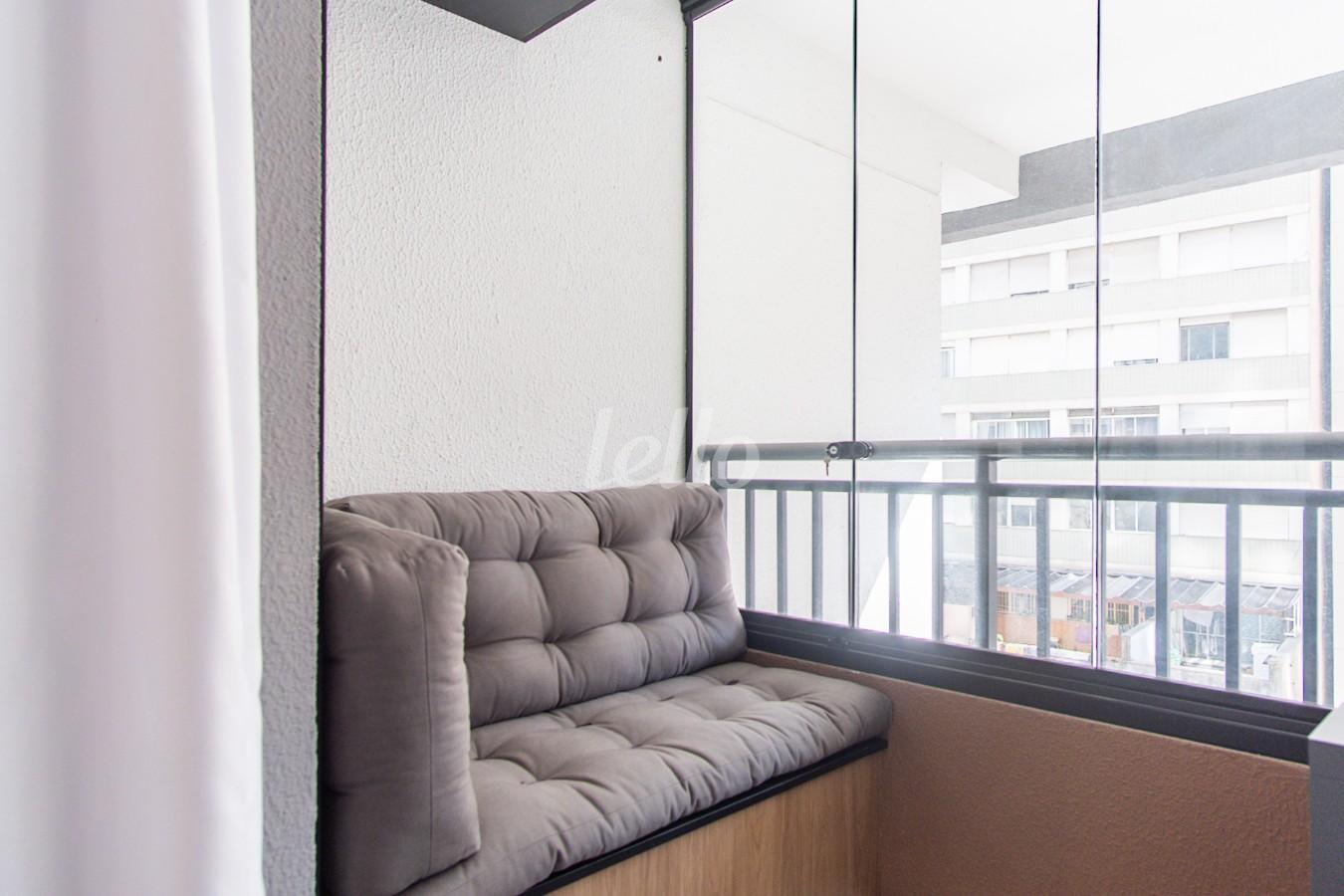 SACADA de Apartamento para alugar, Padrão com 24 m², 1 quarto e em Centro - São Paulo