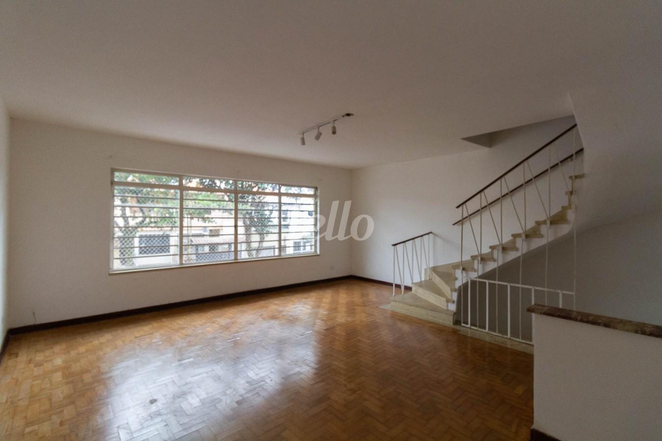 SALA de Casa para alugar, sobrado com 150 m², 3 quartos e 1 vaga em Vila Prudente - São Paulo