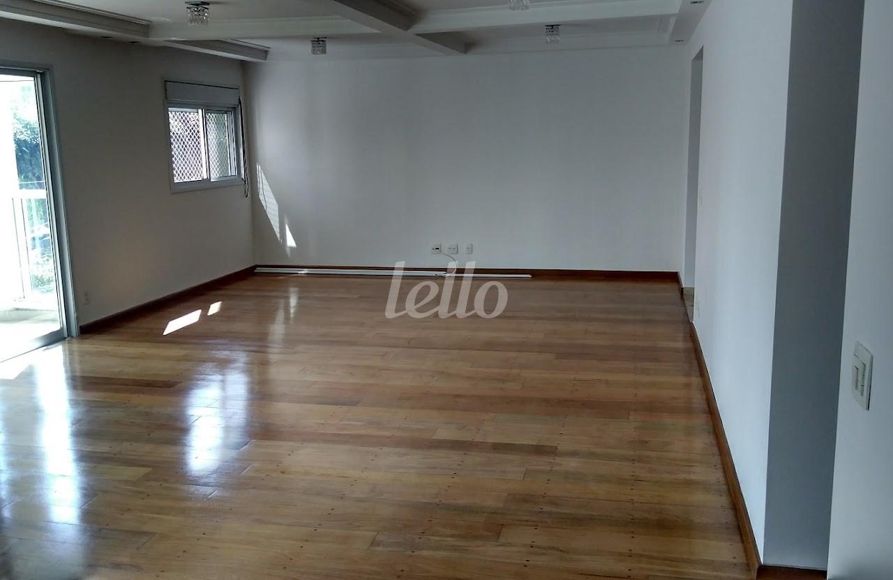 SALA de Apartamento para alugar, Padrão com 246 m², 4 quartos e 4 vagas em Chácara Santo Antônio - São Paulo