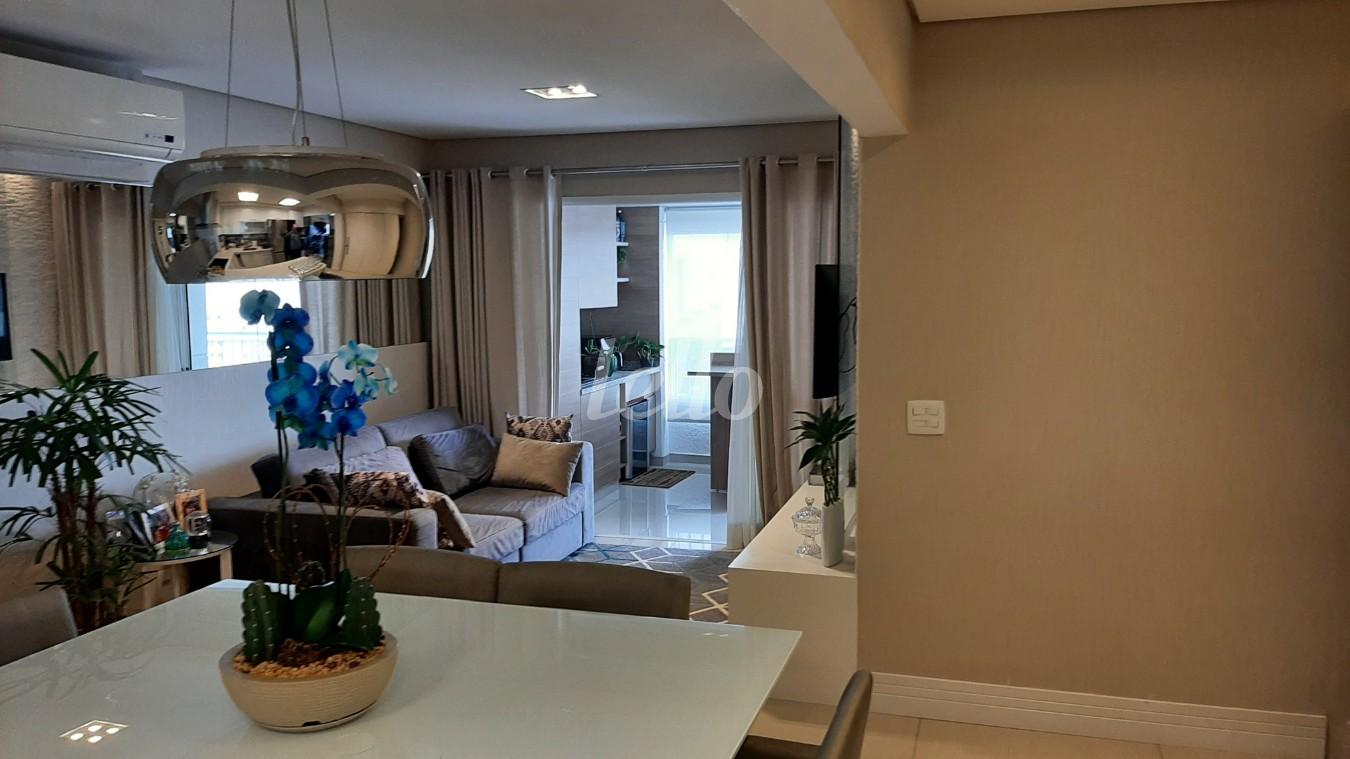 SALA de Apartamento à venda, Padrão com 97 m², 2 quartos e 2 vagas em Vila Bertioga - São Paulo