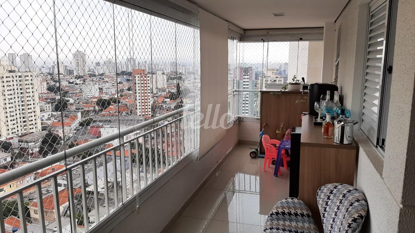 VARANDA GOURMET de Apartamento à venda, Padrão com 97 m², 2 quartos e 2 vagas em Vila Bertioga - São Paulo