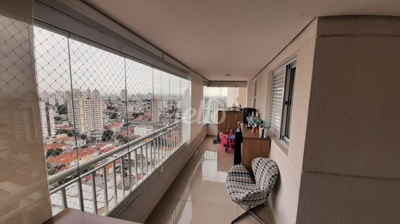 VARANDA GOURMET de Apartamento à venda, Padrão com 97 m², 2 quartos e 2 vagas em Vila Bertioga - São Paulo