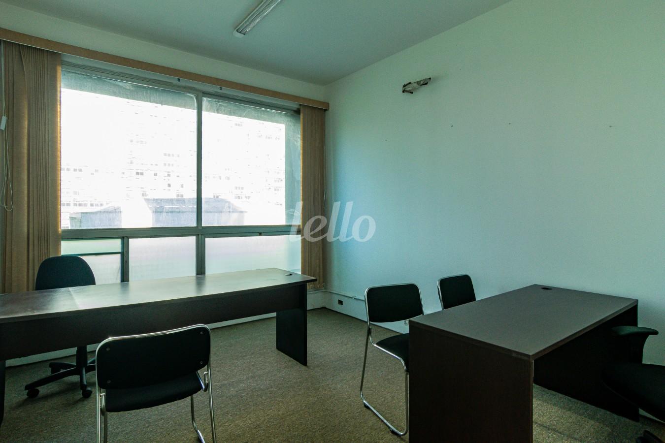 SALA de Sala / Conjunto para alugar, Padrão com 120 m², e em Bela Vista - São Paulo