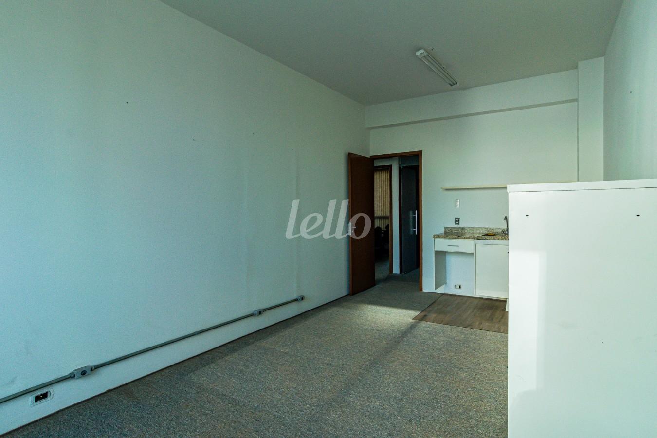 SALA de Sala / Conjunto para alugar, Padrão com 120 m², e em Bela Vista - São Paulo