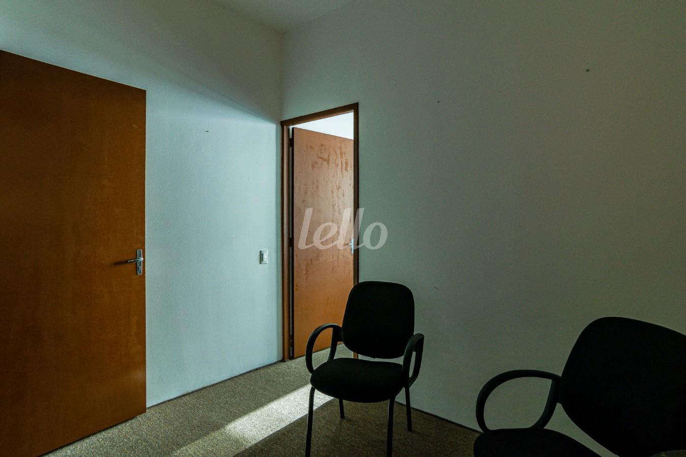 SALA de Sala / Conjunto para alugar, Padrão com 120 m², e em Bela Vista - São Paulo