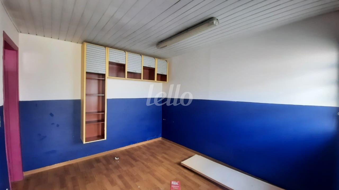 SALA 8 de Casa à venda, térrea com 350 m², e 2 vagas em Chora Menino - São Paulo