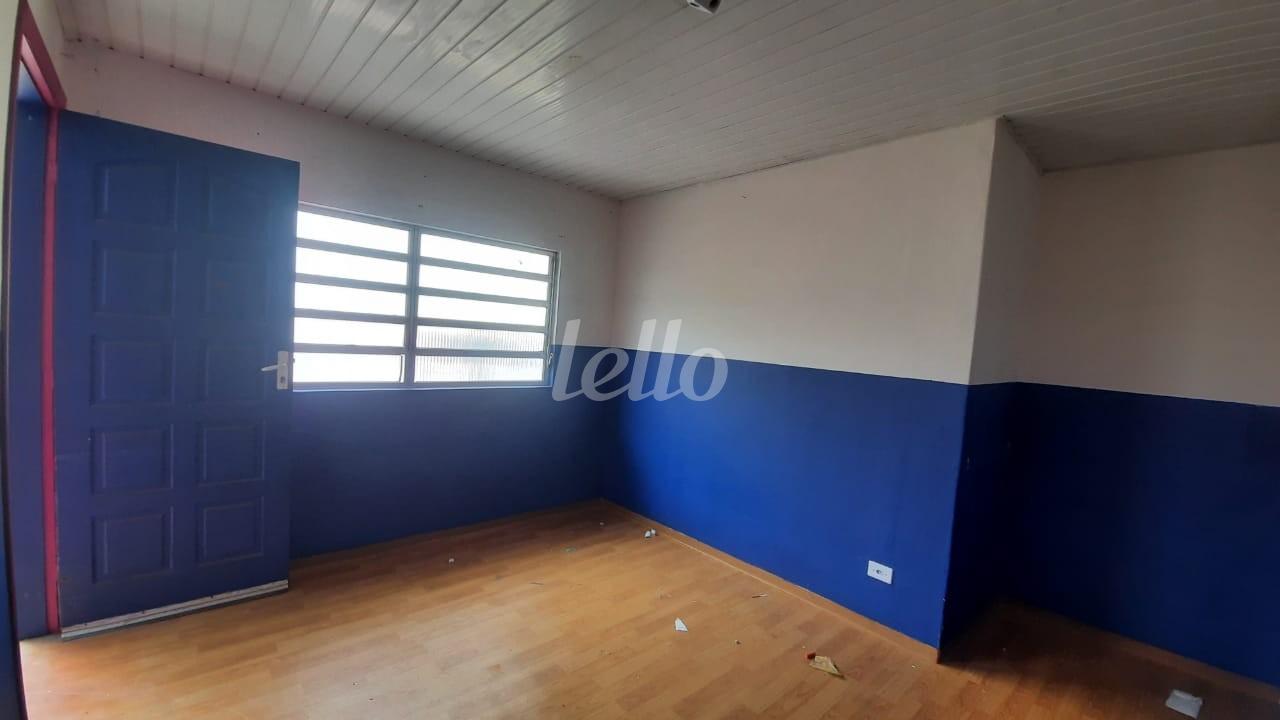 SALA 9 de Casa à venda, térrea com 350 m², e 2 vagas em Chora Menino - São Paulo