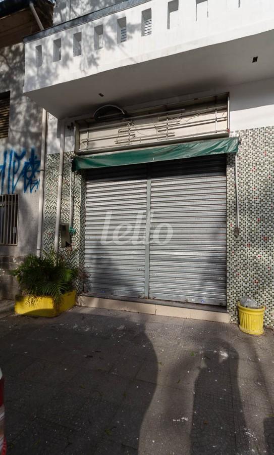 FACHADA de Salão para alugar, Padrão com 210 m², e em Aclimação - São Paulo