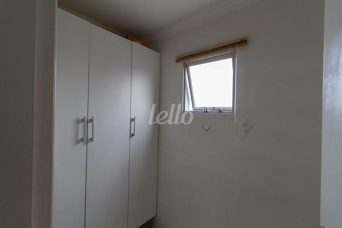 DORMITORIO DE SERVIÇO de Apartamento para alugar, Padrão com 55 m², 2 quartos e 2 vagas em Vila Bertioga - São Paulo