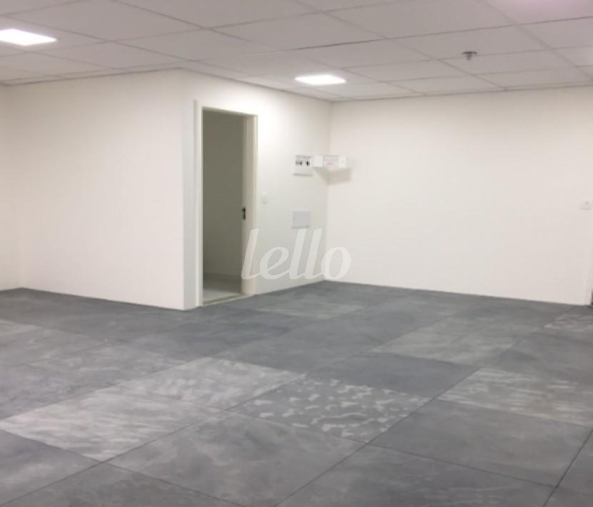 SALA de Sala / Conjunto para alugar, Padrão com 32 m², e 1 vaga em Várzea da Barra Funda - São Paulo