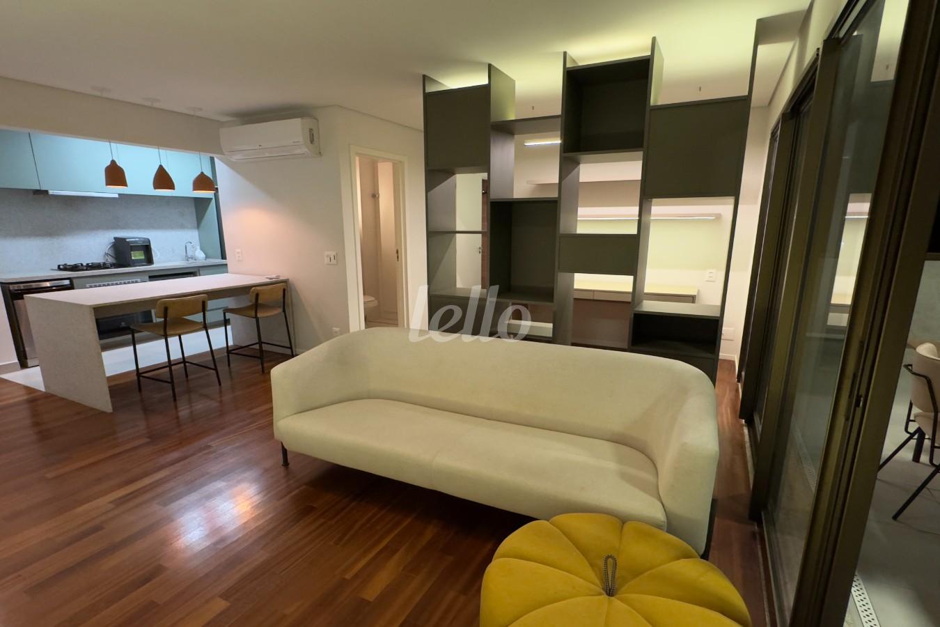 SALA de Apartamento para alugar, Padrão com 69 m², 1 quarto e 1 vaga em Sumarezinho - São Paulo