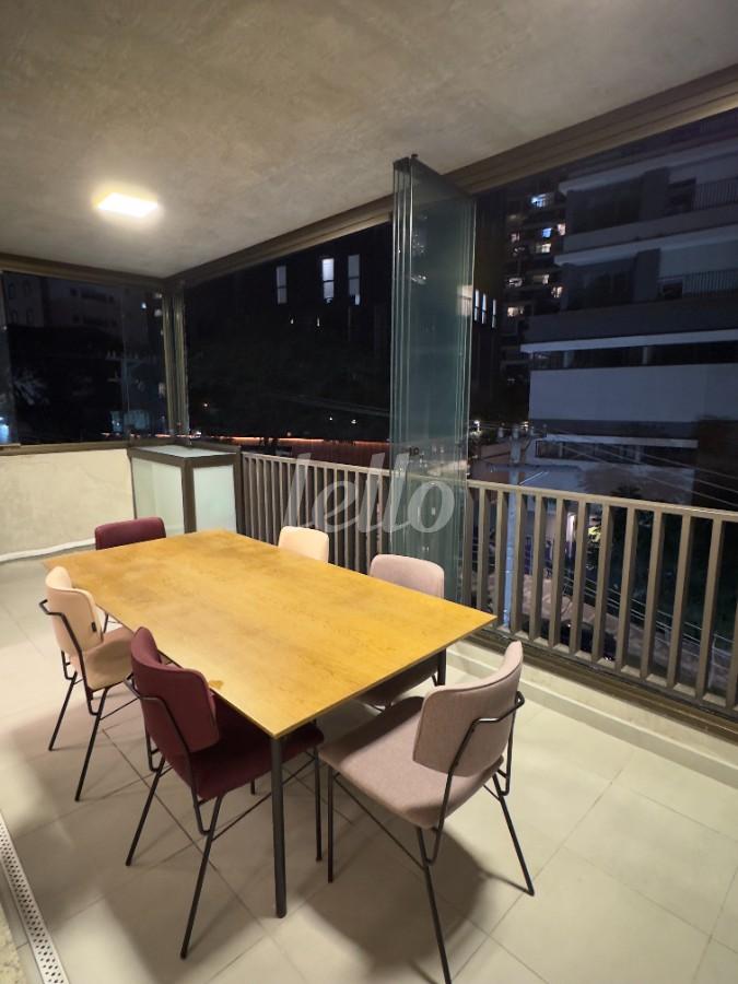 VARANDA de Apartamento para alugar, Padrão com 69 m², 1 quarto e 1 vaga em Sumarezinho - São Paulo