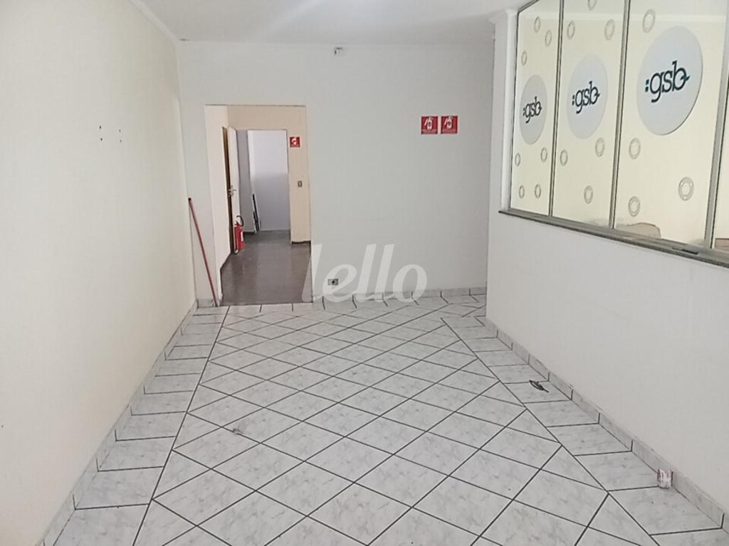 RECEPÇÃO de Galpão/Armazém à venda, Padrão com 730 m², e 4 vagas em Vila Bertioga - São Paulo