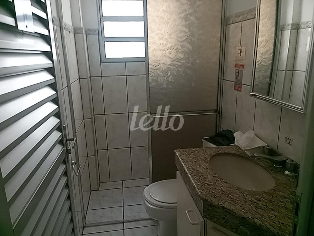 BANHEIRO de Galpão/Armazém à venda, Padrão com 730 m², e 4 vagas em Vila Bertioga - São Paulo