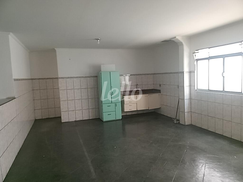 COZINHA de Galpão/Armazém à venda, Padrão com 730 m², e 4 vagas em Vila Bertioga - São Paulo