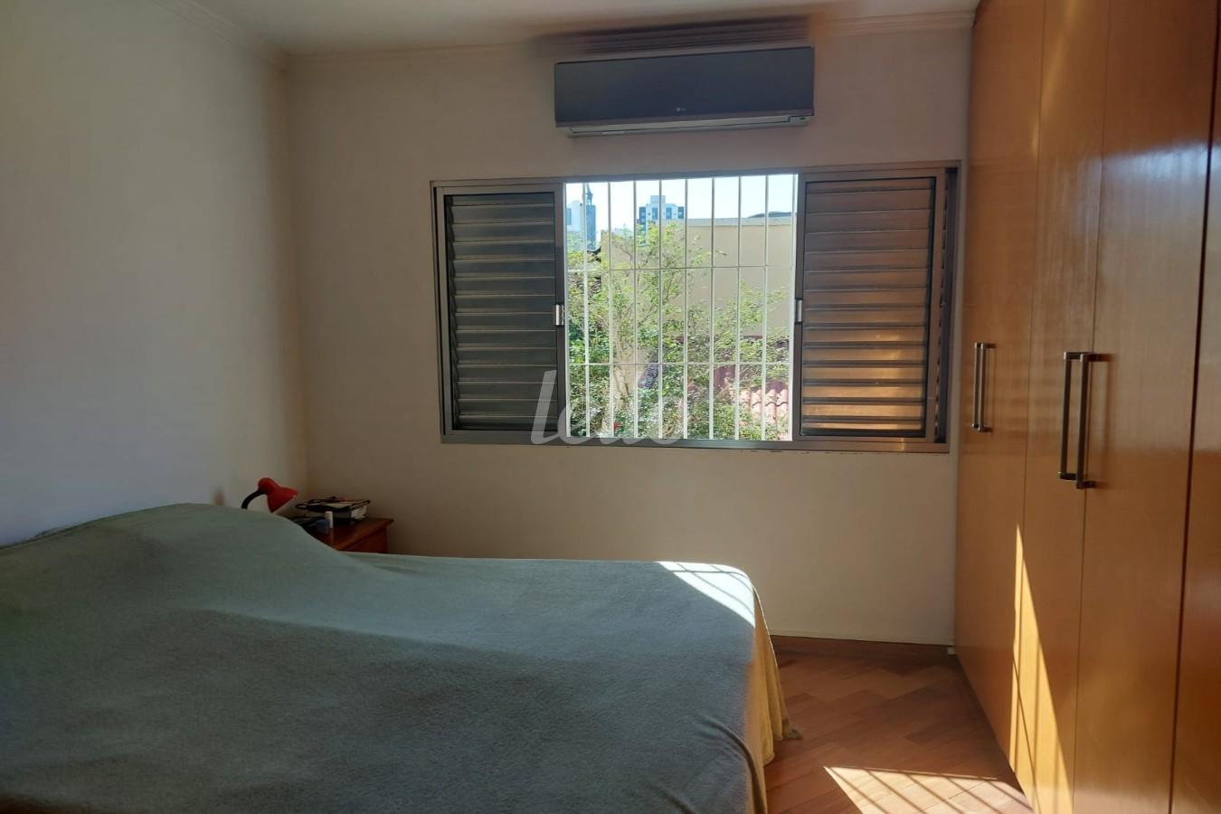 DORMITORIO de Casa à venda, sobrado com 170 m², 2 quartos e 2 vagas em Quinta da Paineira - São Paulo