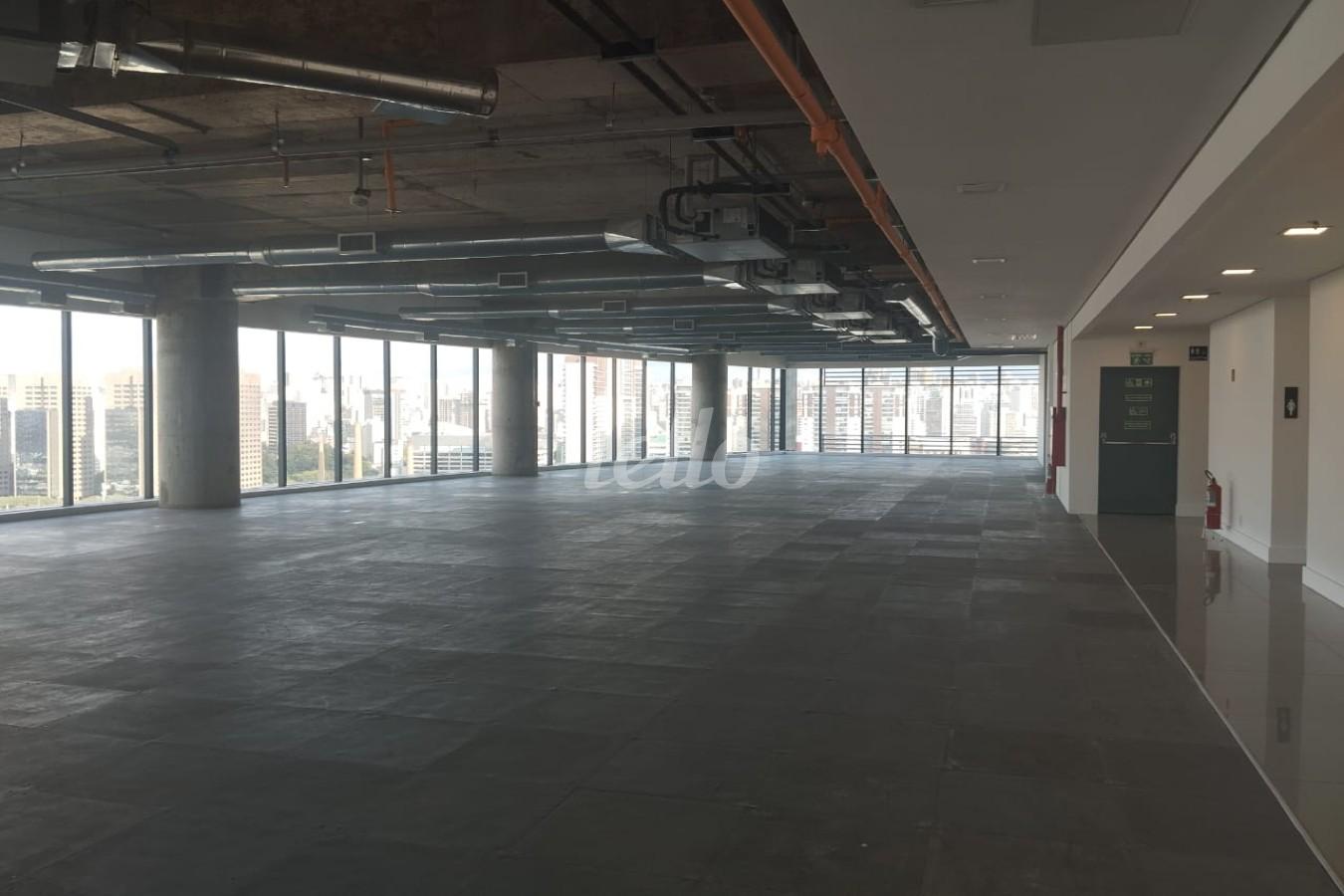 ANDAR de Sala / Conjunto para alugar, Padrão com 1602 m², e 48 vagas em Água Branca - São Paulo