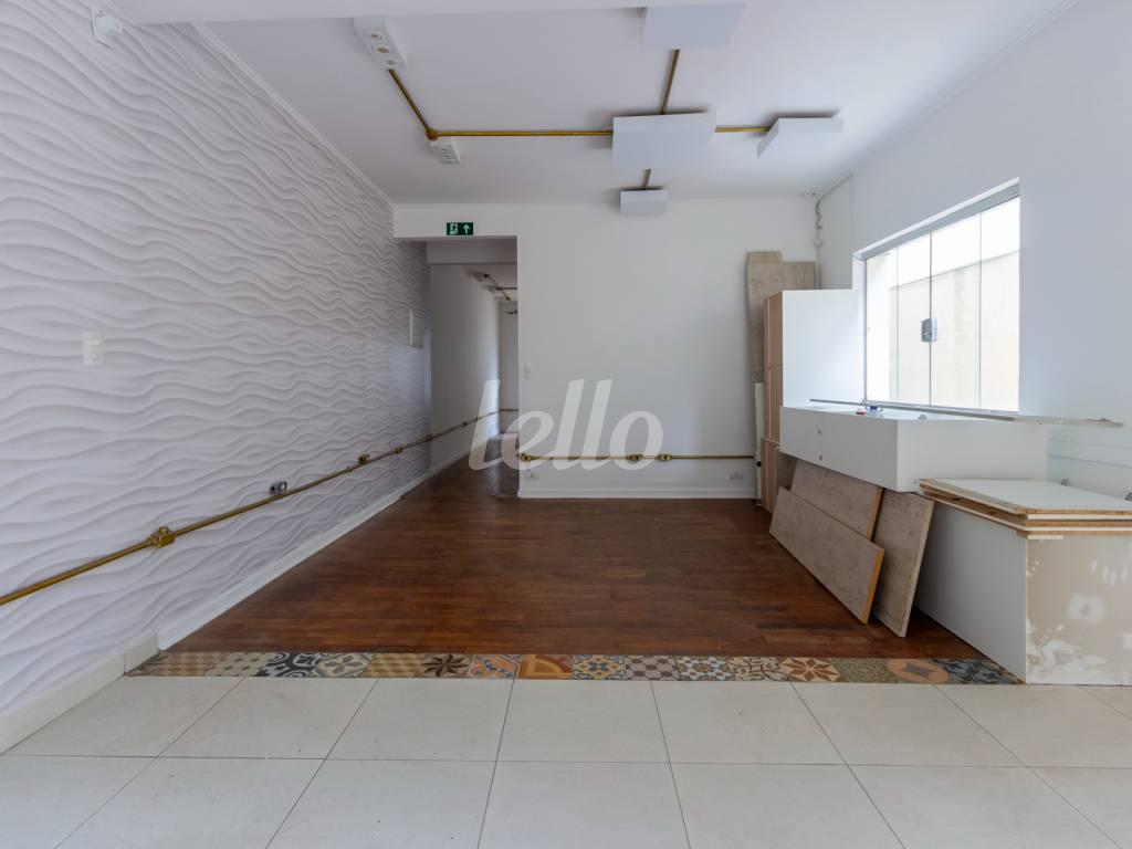 SALA de Casa para alugar, sobrado com 148 m², e 2 vagas em Santo Amaro - São Paulo