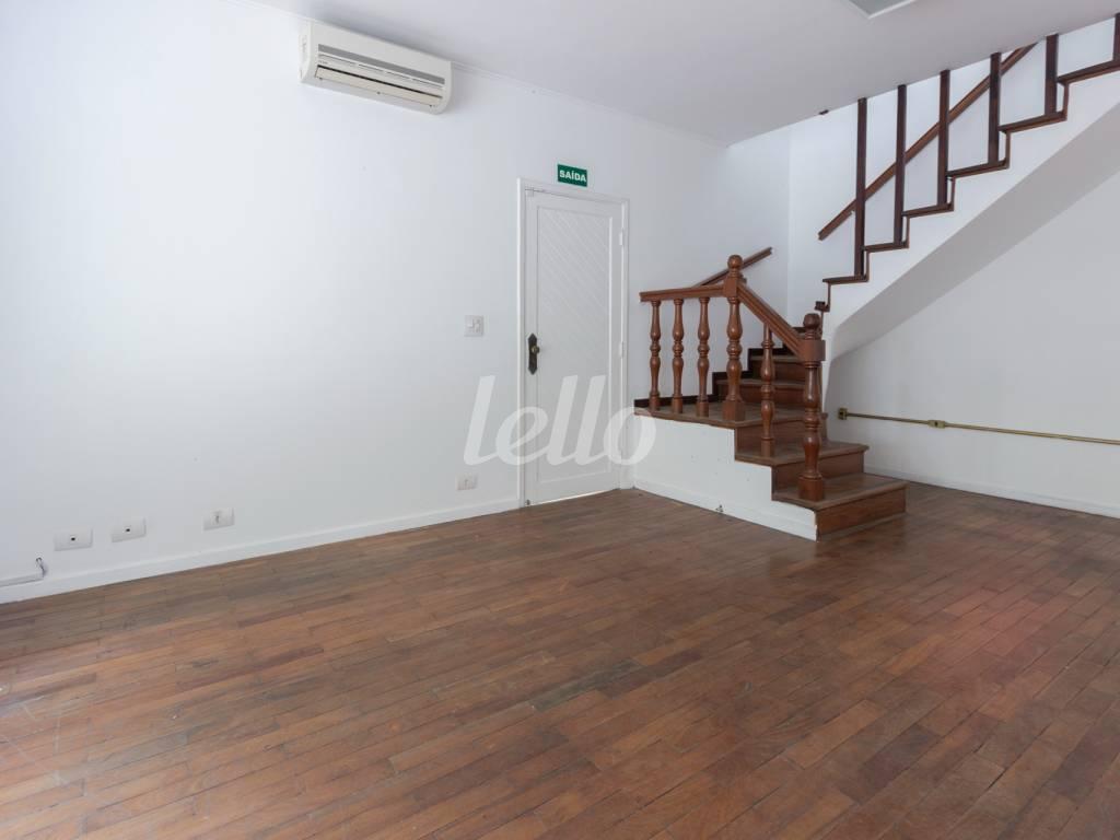 SALA de Casa para alugar, sobrado com 148 m², e 2 vagas em Santo Amaro - São Paulo