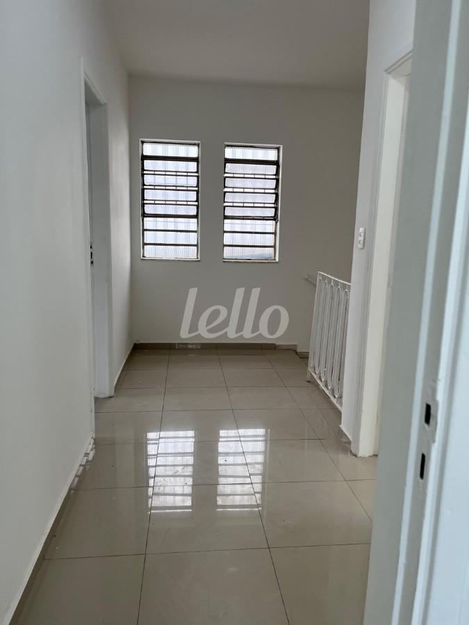 SALA de Casa para alugar, sobrado com 319 m², e 6 vagas em Jardim Piratininga - Osasco