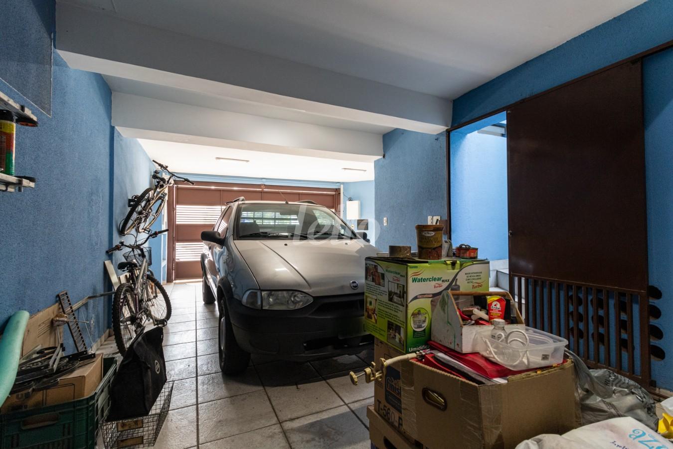 GARAGEM de Casa para alugar, sobrado com 200 m², 3 quartos e 3 vagas em Sumaré - São Paulo