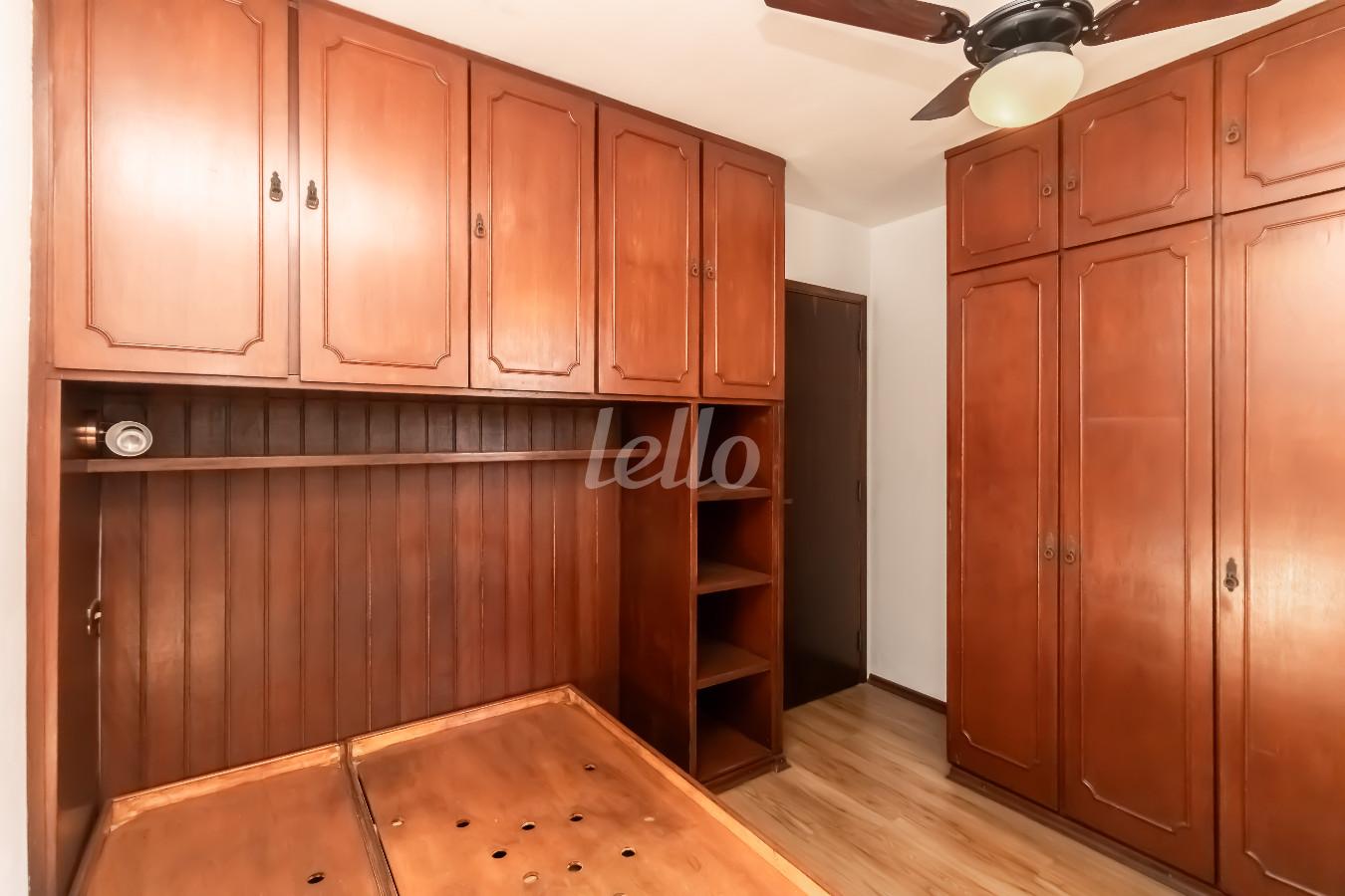 QUARTO de Apartamento à venda, Padrão com 128 m², 3 quartos e 2 vagas em Vila Clementino - São Paulo