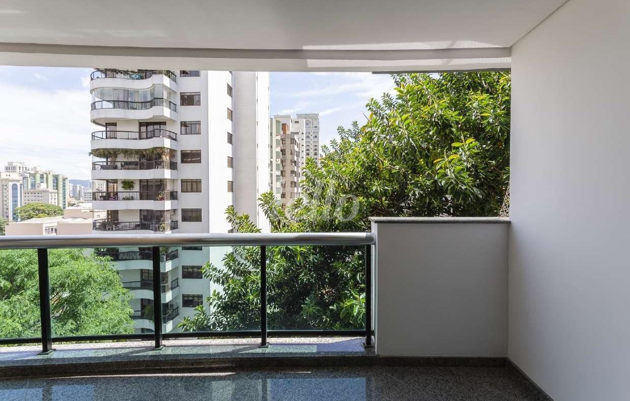 VARANDA SUITE de Apartamento à venda, Padrão com 140 m², 2 quartos e 2 vagas em Santa Cecília - São Paulo