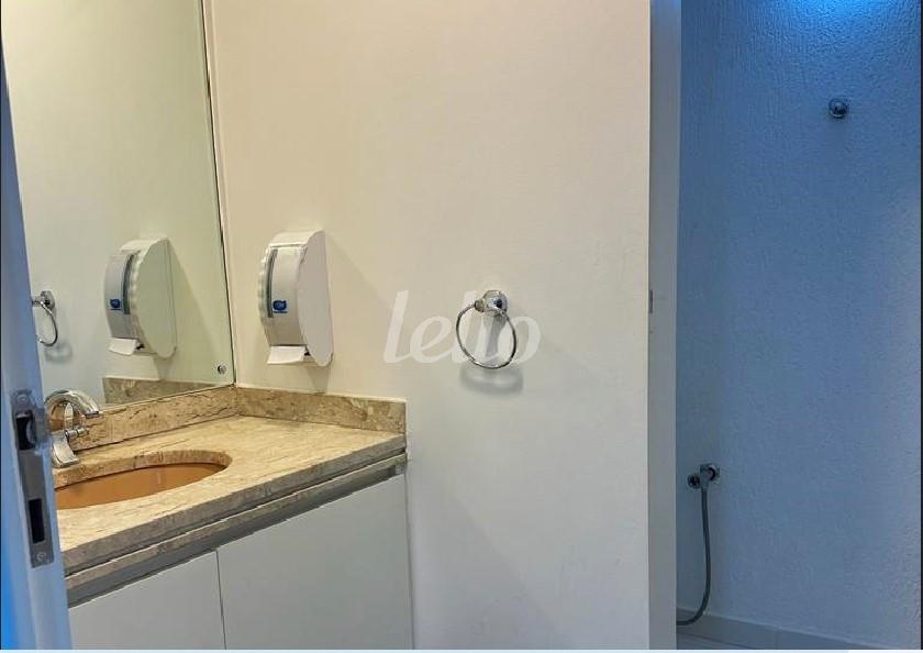 BANHEIRO de Sala / Conjunto à venda, Padrão com 164 m², e 2 vagas em Bela Vista - São Paulo