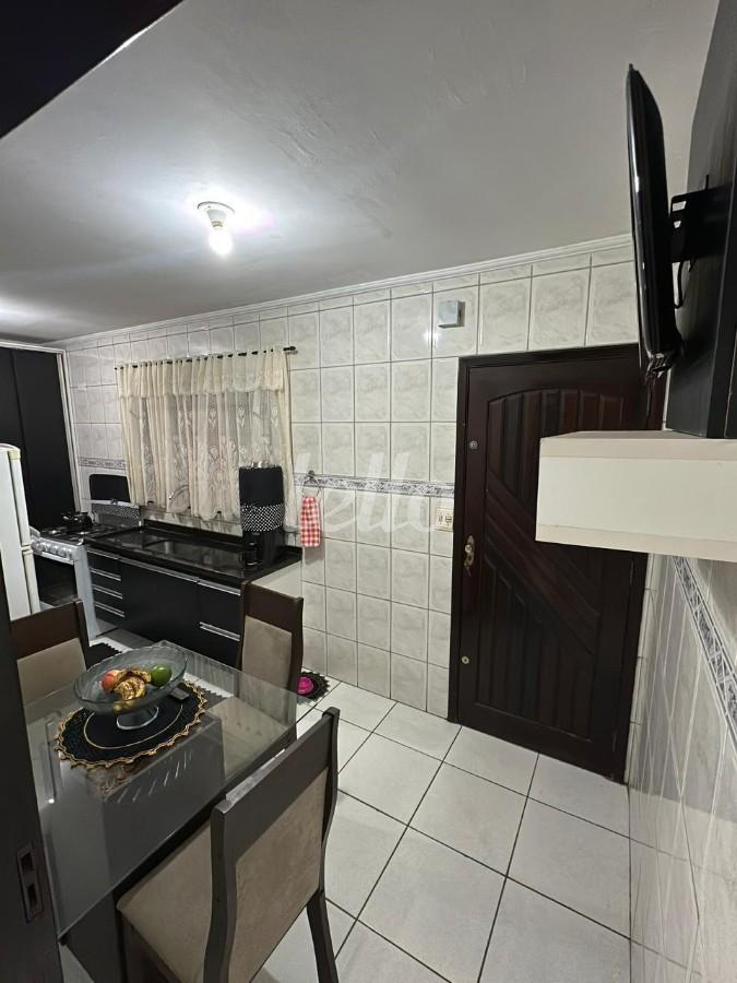 8 de Casa à venda, sobrado com 220 m², 2 quartos e 5 vagas em Jardim Santa Clara - Guarulhos