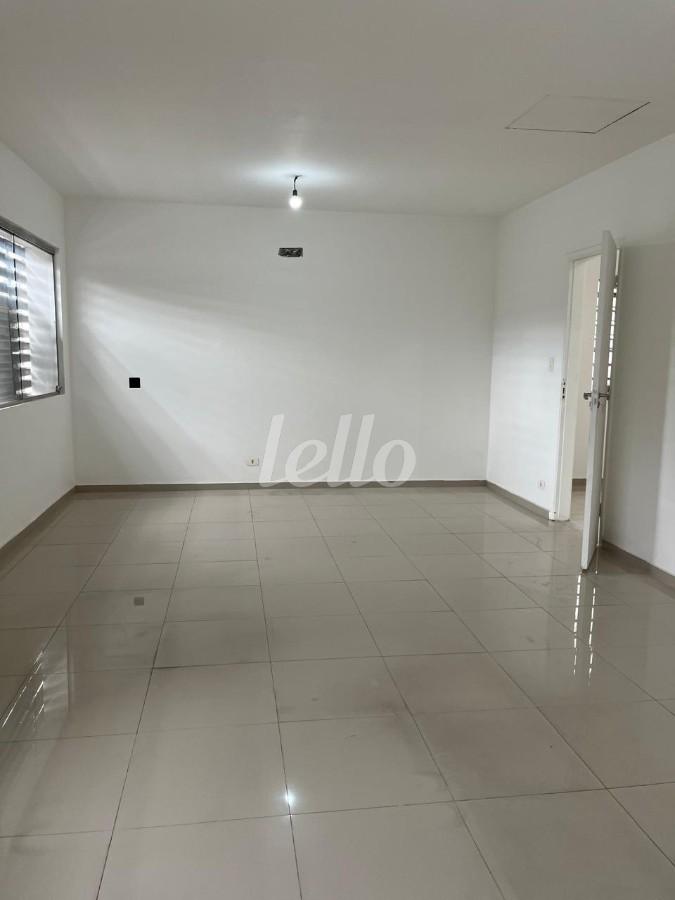 SALA de Casa para alugar, sobrado com 319 m², e 6 vagas em Jardim Piratininga - Osasco