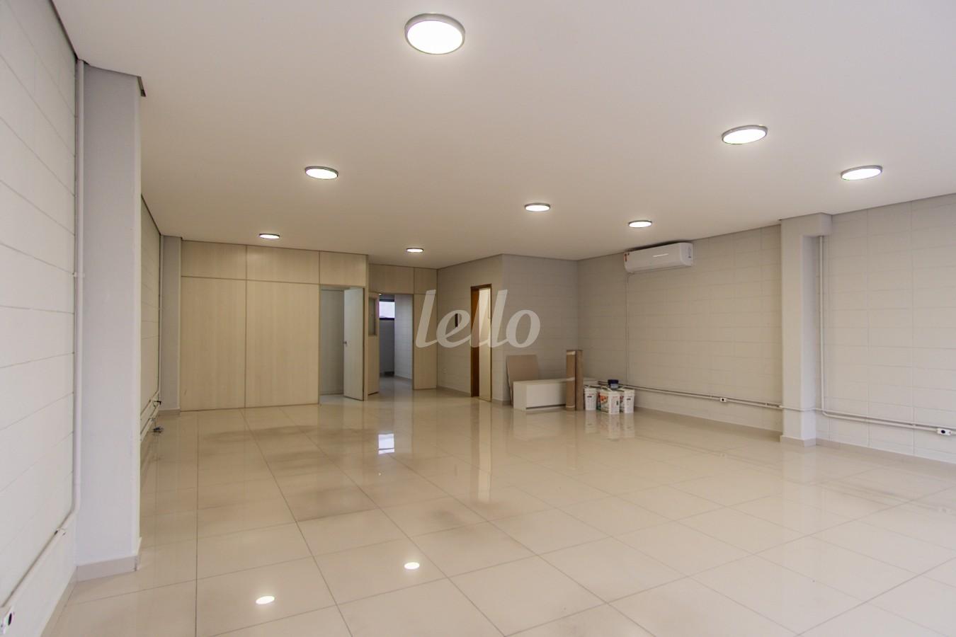 02SALAO_004 de Sala / Conjunto para alugar, Padrão com 140 m², e em Vila Invernada - São Paulo