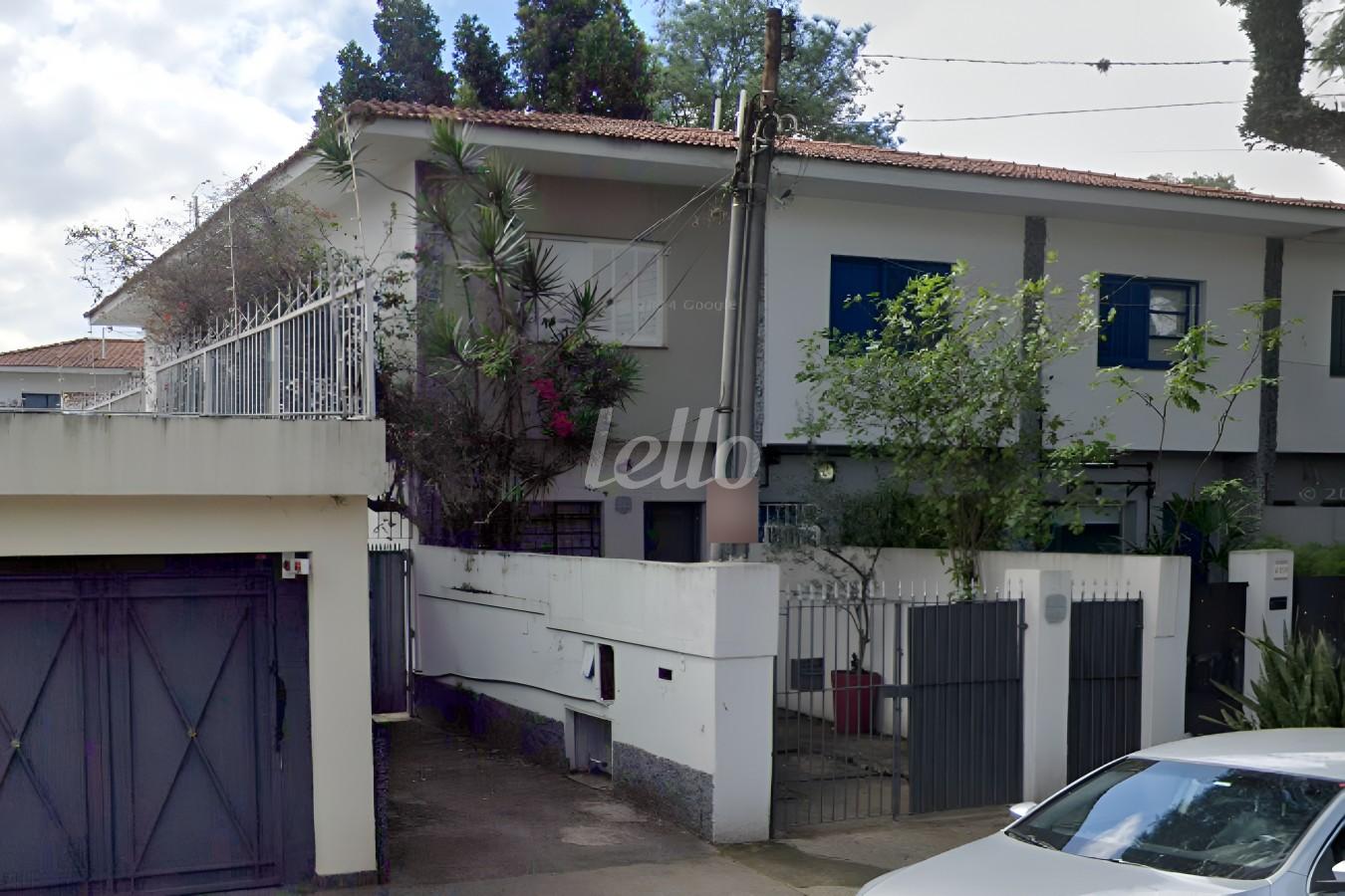 FACHADA de Casa para alugar, sobrado com 180 m², e 3 vagas em Vila Cordeiro - São Paulo