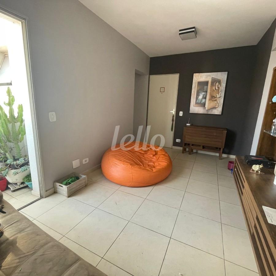 LIVING de Apartamento à venda, Padrão com 48 m², 1 quarto e 1 vaga em Vila Mariana - São Paulo