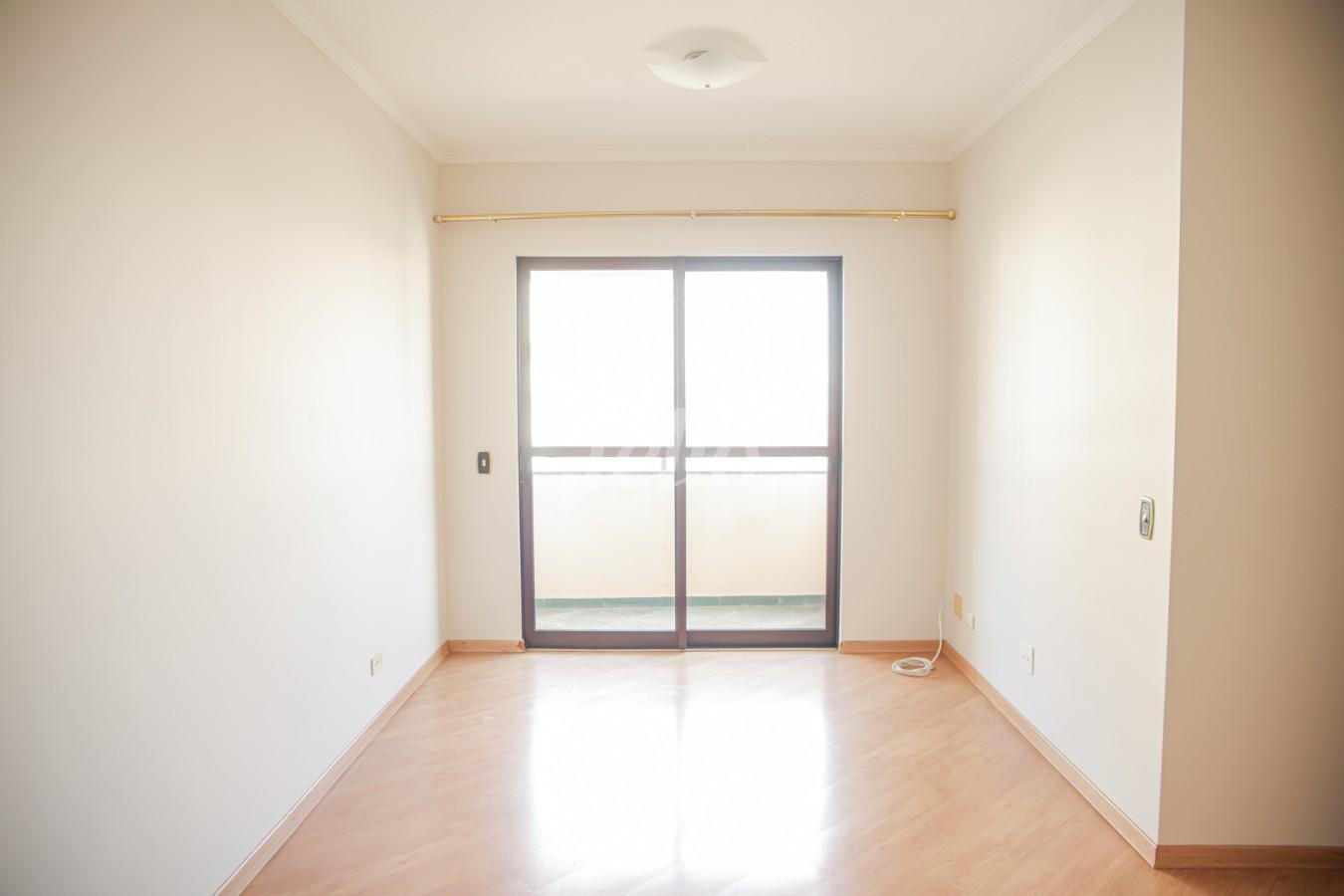 SALA de Apartamento para alugar, Padrão com 76 m², 3 quartos e 2 vagas em Vila Gumercindo - São Paulo