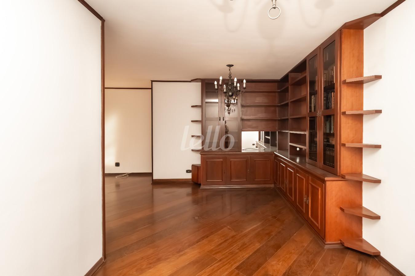 SALA de Apartamento à venda, Padrão com 128 m², 3 quartos e 2 vagas em Vila Clementino - São Paulo