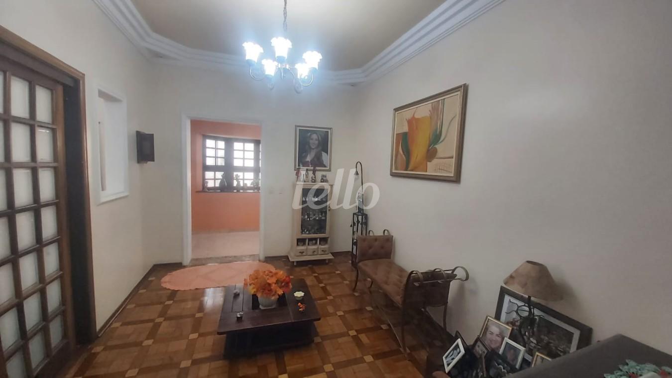 SALA DOIS AMBIENTES de Casa à venda, assobradada com 306 m², 3 quartos e 4 vagas em Santa Paula - São Caetano do Sul