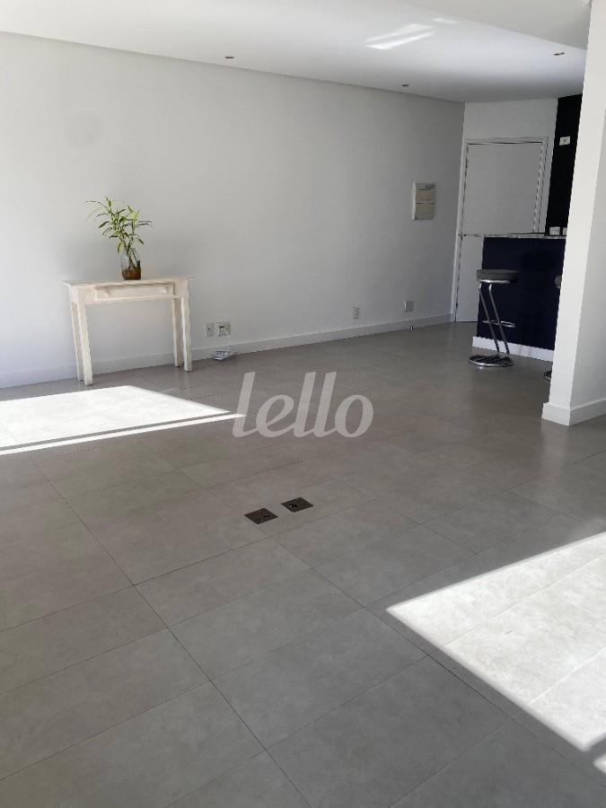 SALA de Apartamento para alugar, Padrão com 53 m², 1 quarto e 1 vaga em Vila Olímpia - São Paulo