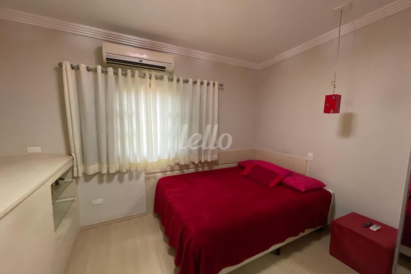 DORMITORIO SUITE de Casa à venda, sobrado com 192 m², 4 quartos e 8 vagas em Vila Gomes Cardim - São Paulo