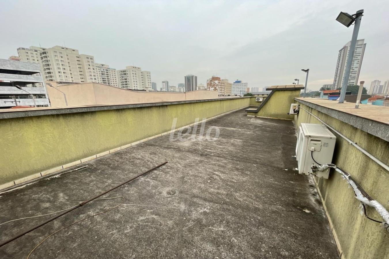 TERRAÇO de Casa à venda, sobrado com 192 m², 4 quartos e 8 vagas em Vila Gomes Cardim - São Paulo