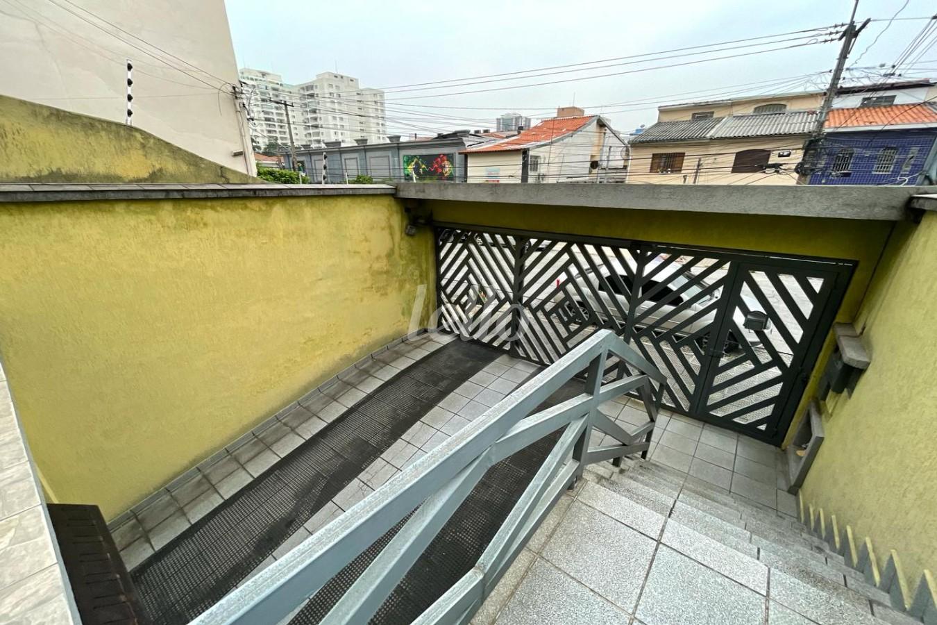 HALL DE ENTRADA de Casa à venda, sobrado com 192 m², 4 quartos e 8 vagas em Vila Gomes Cardim - São Paulo