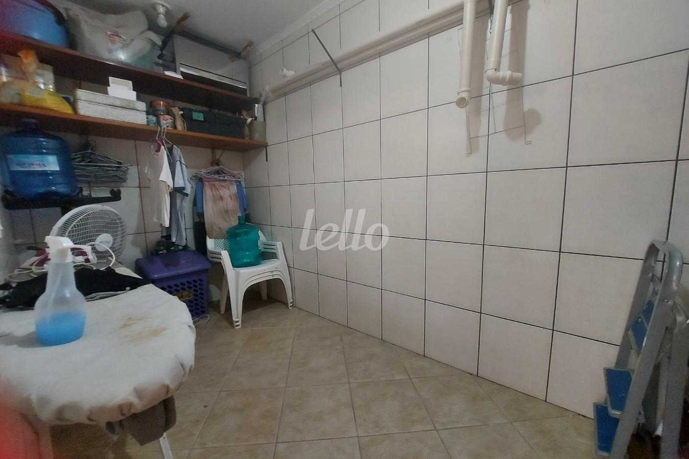 DORMITÓRIO DE SERVIÇO de Casa à venda, sobrado com 94 m², 3 quartos e 1 vaga em Vila Romero - São Paulo