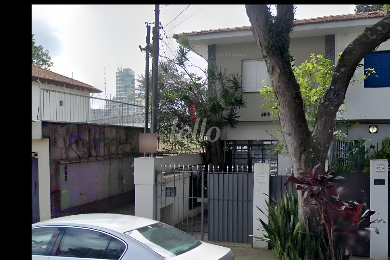 FACHADA de Casa para alugar, sobrado com 180 m², e 3 vagas em Vila Cordeiro - São Paulo