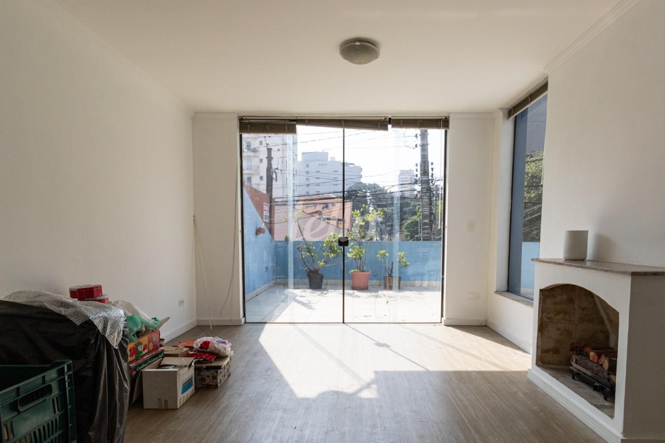 SALA de Casa para alugar, sobrado com 200 m², 3 quartos e 3 vagas em Sumaré - São Paulo