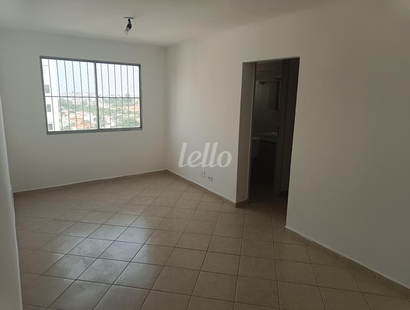 SALA DOIS AMBIENTES de Apartamento à venda, Padrão com 51 m², 2 quartos e 1 vaga em Vila Irmãos Arnoni - São Paulo