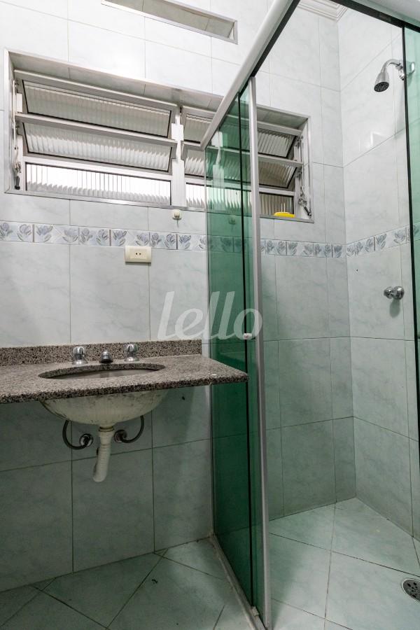 BANHEIRO SOCIAL de Apartamento para alugar, Padrão com 110 m², e em Vila Romana - São Paulo