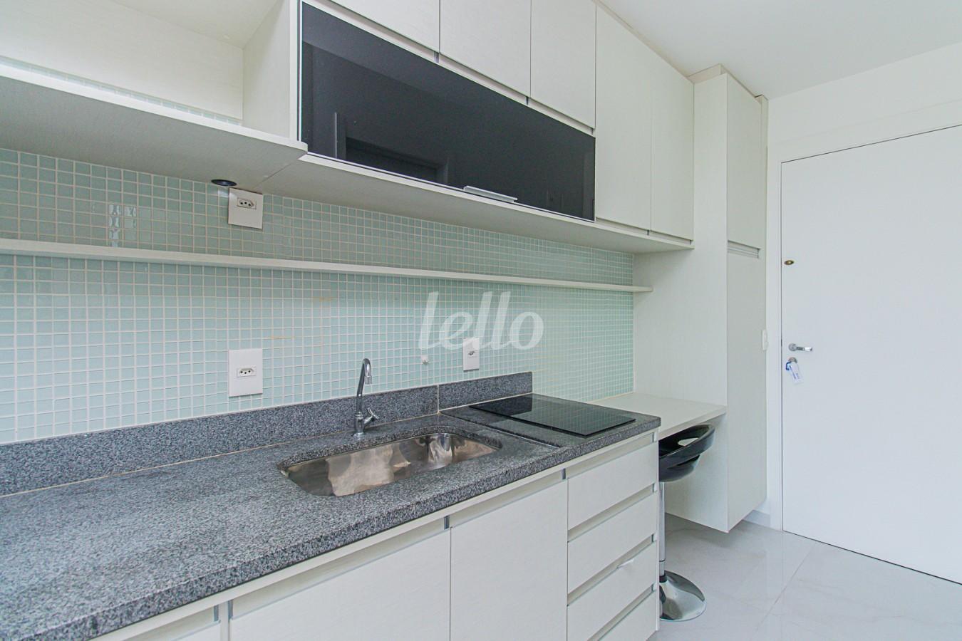 COZINHA de Apartamento para alugar, Padrão com 23 m², 1 quarto e em Santo Amaro - São Paulo