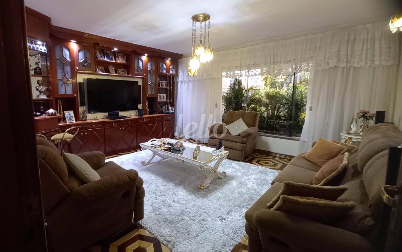 SALA DE VISITA de Casa à venda, sobrado com 357 m², 3 quartos e 12 vagas em Vila Macedópolis - São Paulo