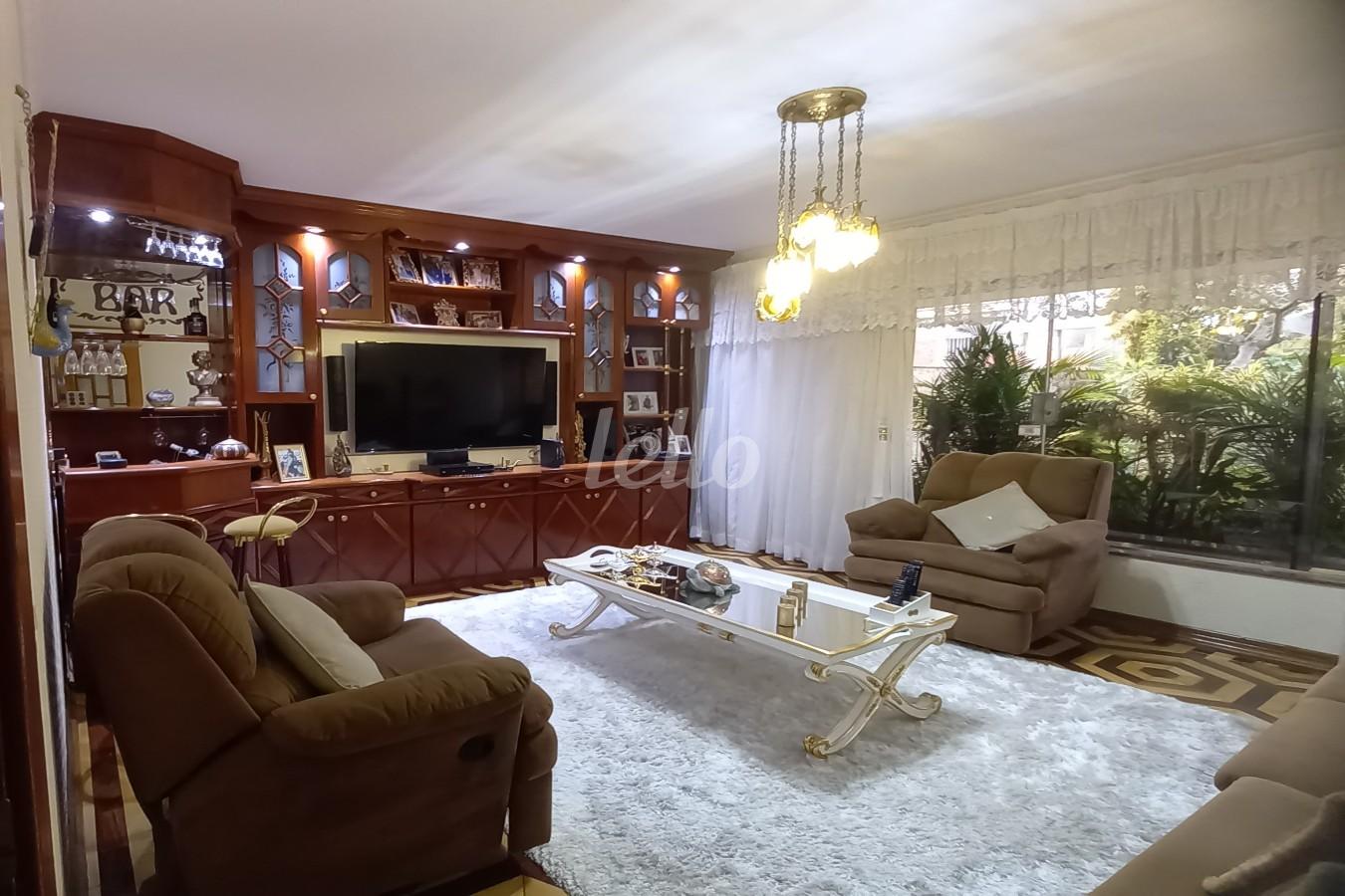 SALA DE VISITA de Casa à venda, sobrado com 357 m², 3 quartos e 12 vagas em Vila Macedópolis - São Paulo