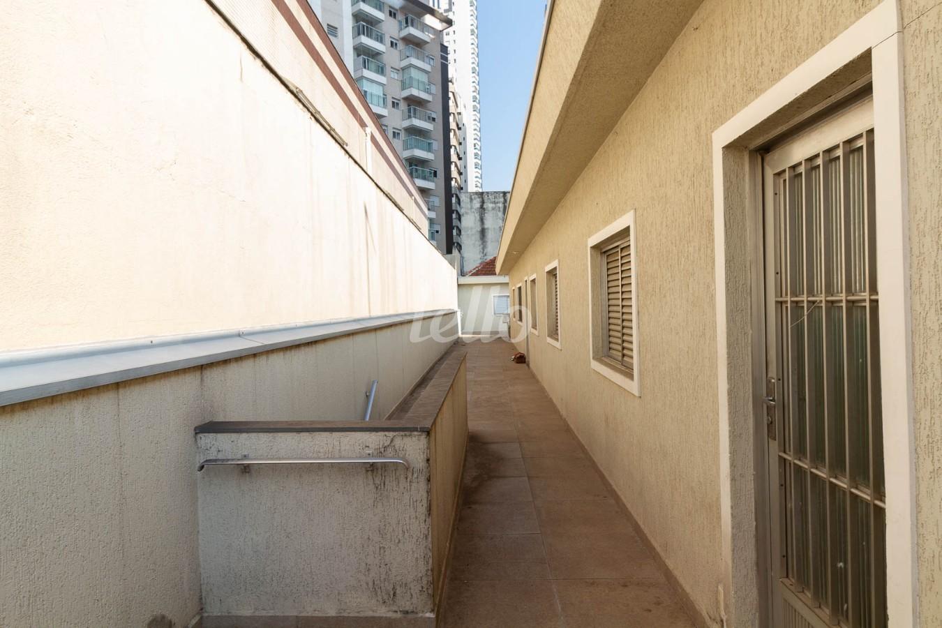 FACHADA de Casa para alugar, assobradada com 400 m², e em Vila Regente Feijó - São Paulo